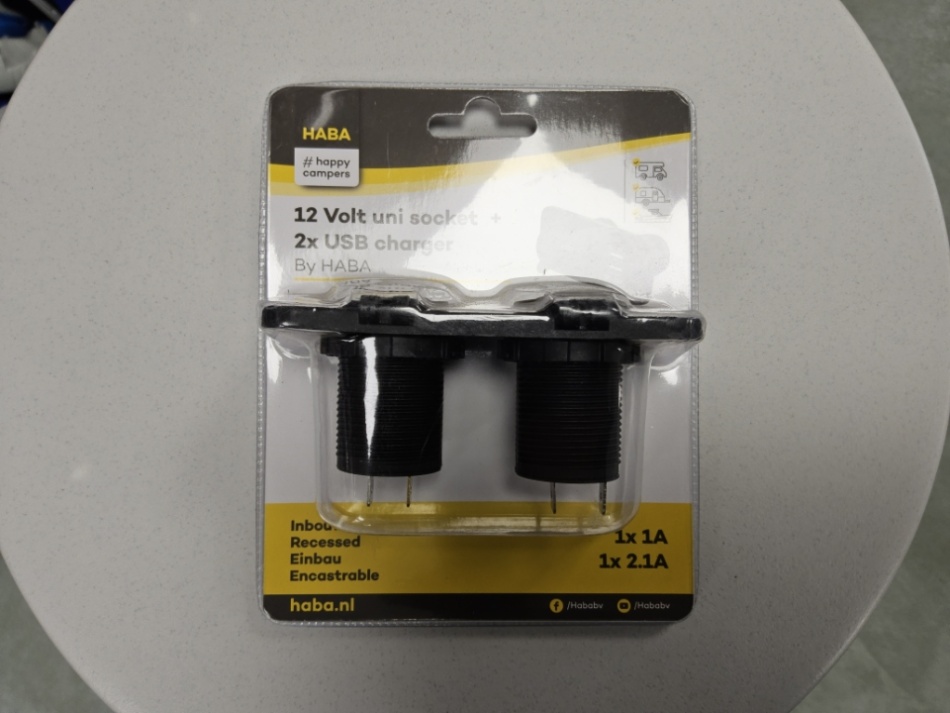  SOCLE 12 V  USB A ENCASTRER